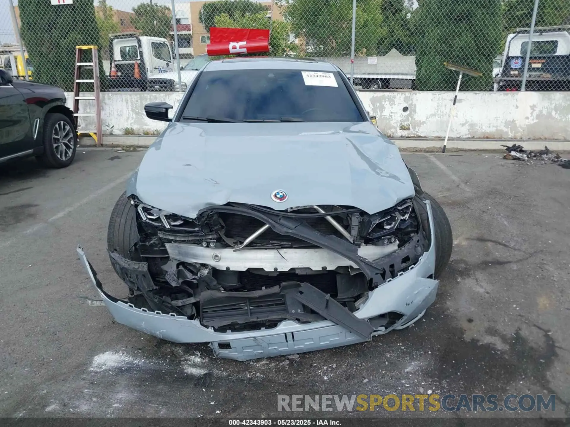12 Photograph of a damaged car 3MW49FS02P8C98779 BMW 3 SERIES 2023