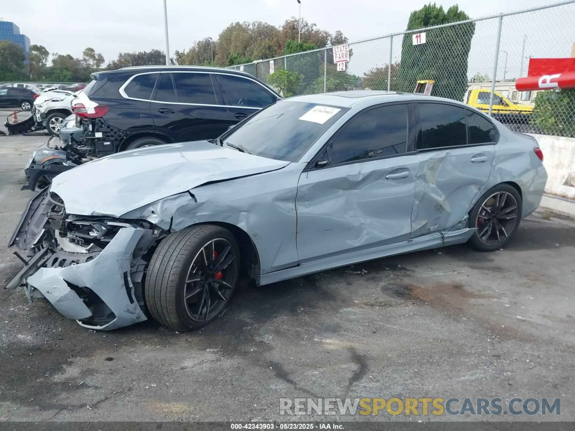 6 Photograph of a damaged car 3MW49FS02P8C98779 BMW 3 SERIES 2023