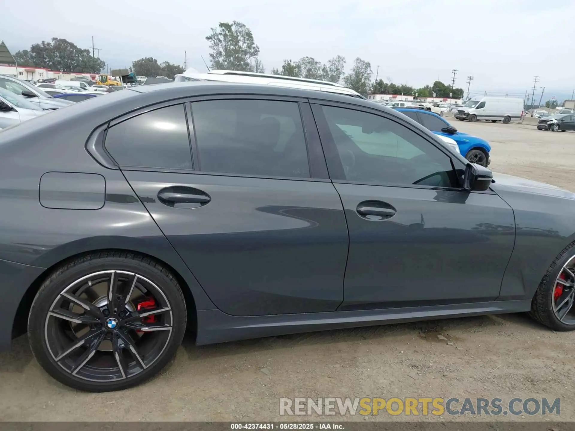 13 Photograph of a damaged car 3MW49FS09P8D58105 BMW 3 SERIES 2023