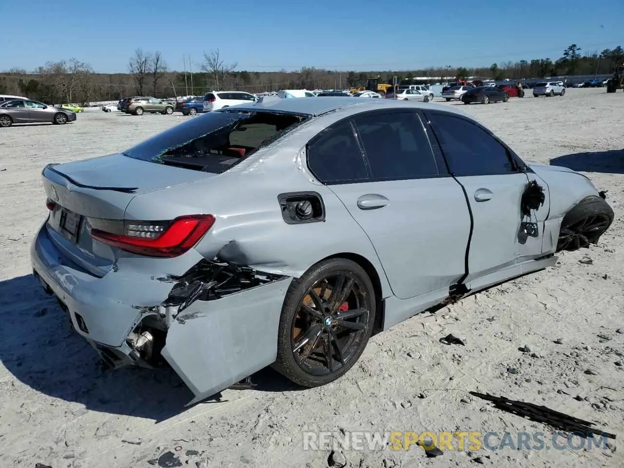 3 Photograph of a damaged car 3MW69FF02P8C97702 BMW 3 SERIES 2023