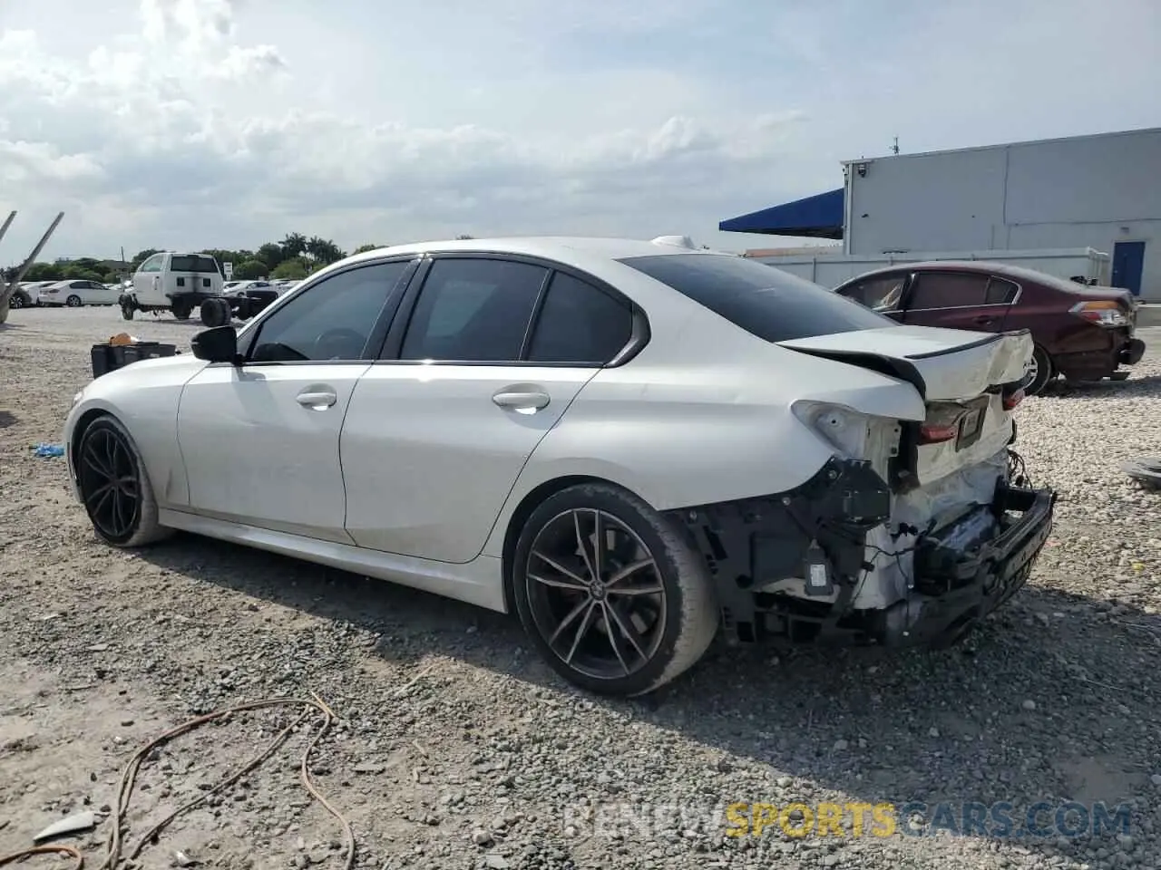 2 Photograph of a damaged car 3MW69FF03P8C91360 BMW 3 SERIES 2023