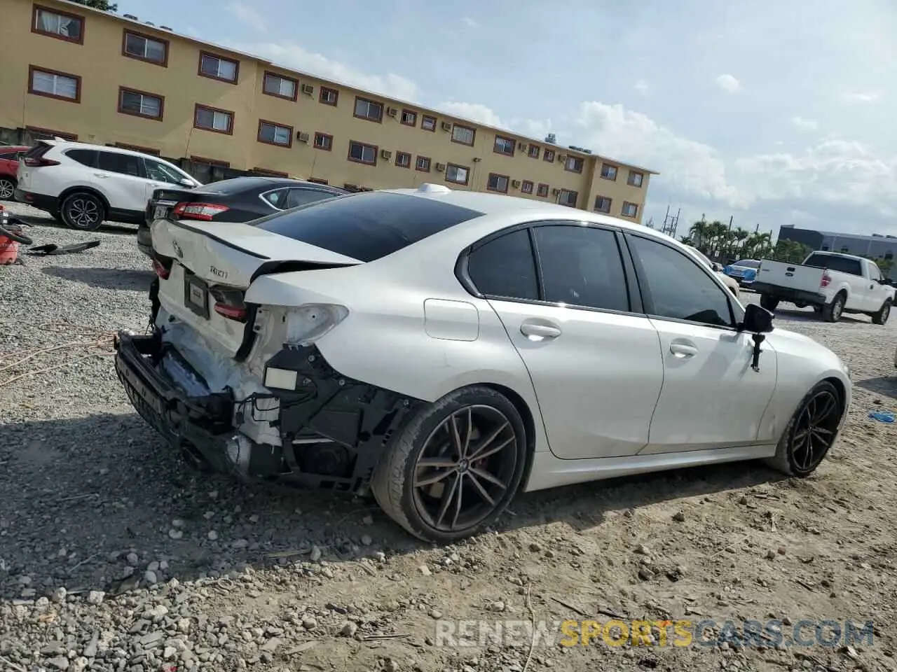 3 Photograph of a damaged car 3MW69FF03P8C91360 BMW 3 SERIES 2023