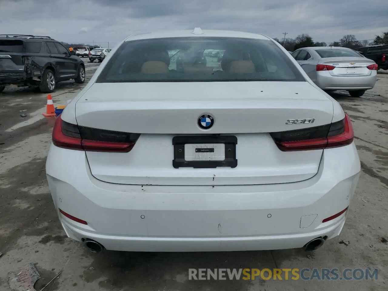 6 Photograph of a damaged car 3MW69FF03P8D62881 BMW 3 SERIES 2023
