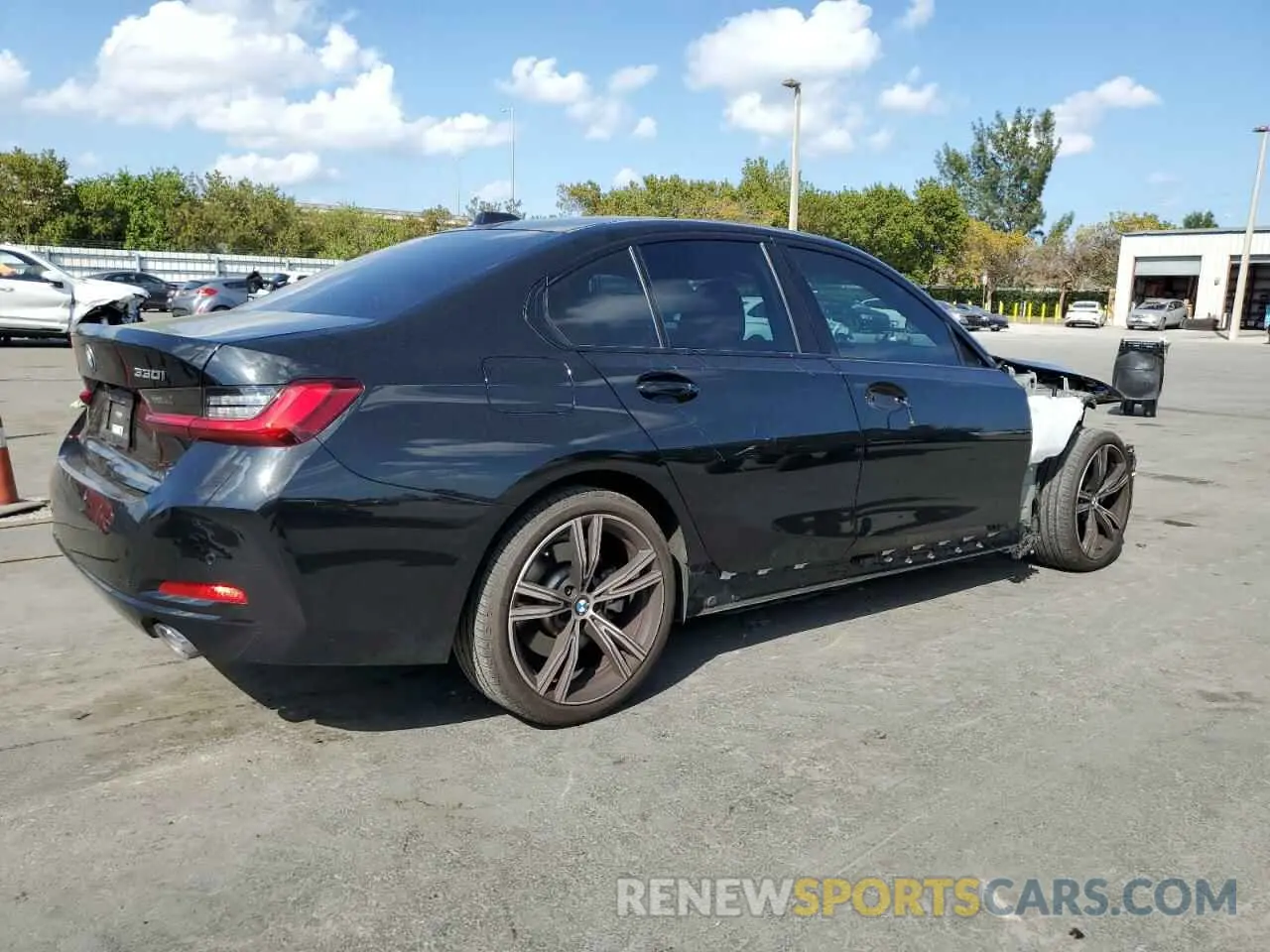 3 Photograph of a damaged car 3MW69FF05P8D21152 BMW 3 SERIES 2023