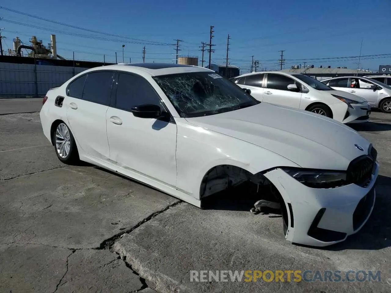 4 Photograph of a damaged car 3MW69FF08P8D73326 BMW 3 SERIES 2023