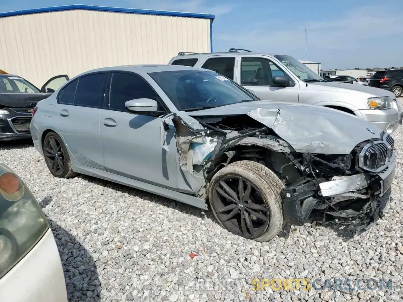 4 Photograph of a damaged car 3MW89FF02P8D06293 BMW 3 SERIES 2023