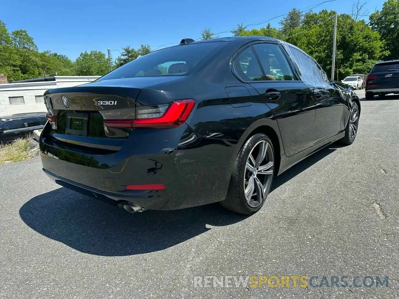 3 Photograph of a damaged car 3MW89FF09P8D75692 BMW 3 SERIES 2023