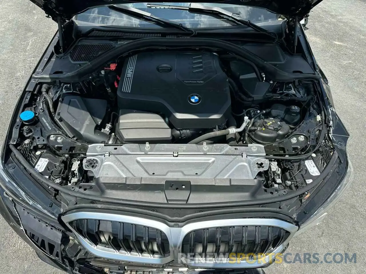 9 Photograph of a damaged car 3MW89FF09P8D75692 BMW 3 SERIES 2023