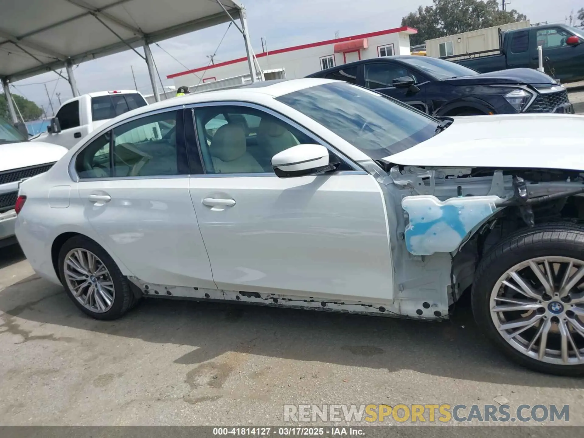 14 Photograph of a damaged car 3MW39FF00R8D79501 BMW 3 SERIES 2024
