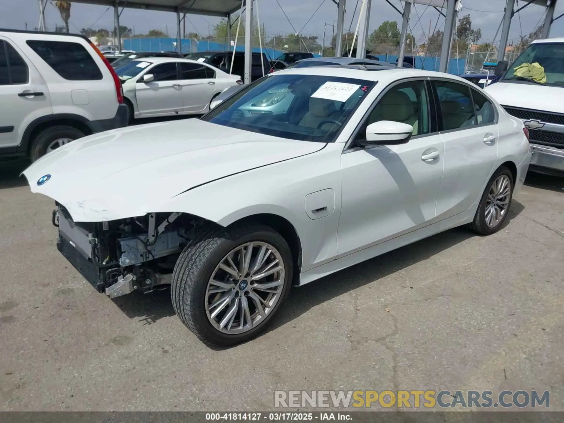 2 Photograph of a damaged car 3MW39FF00R8D79501 BMW 3 SERIES 2024