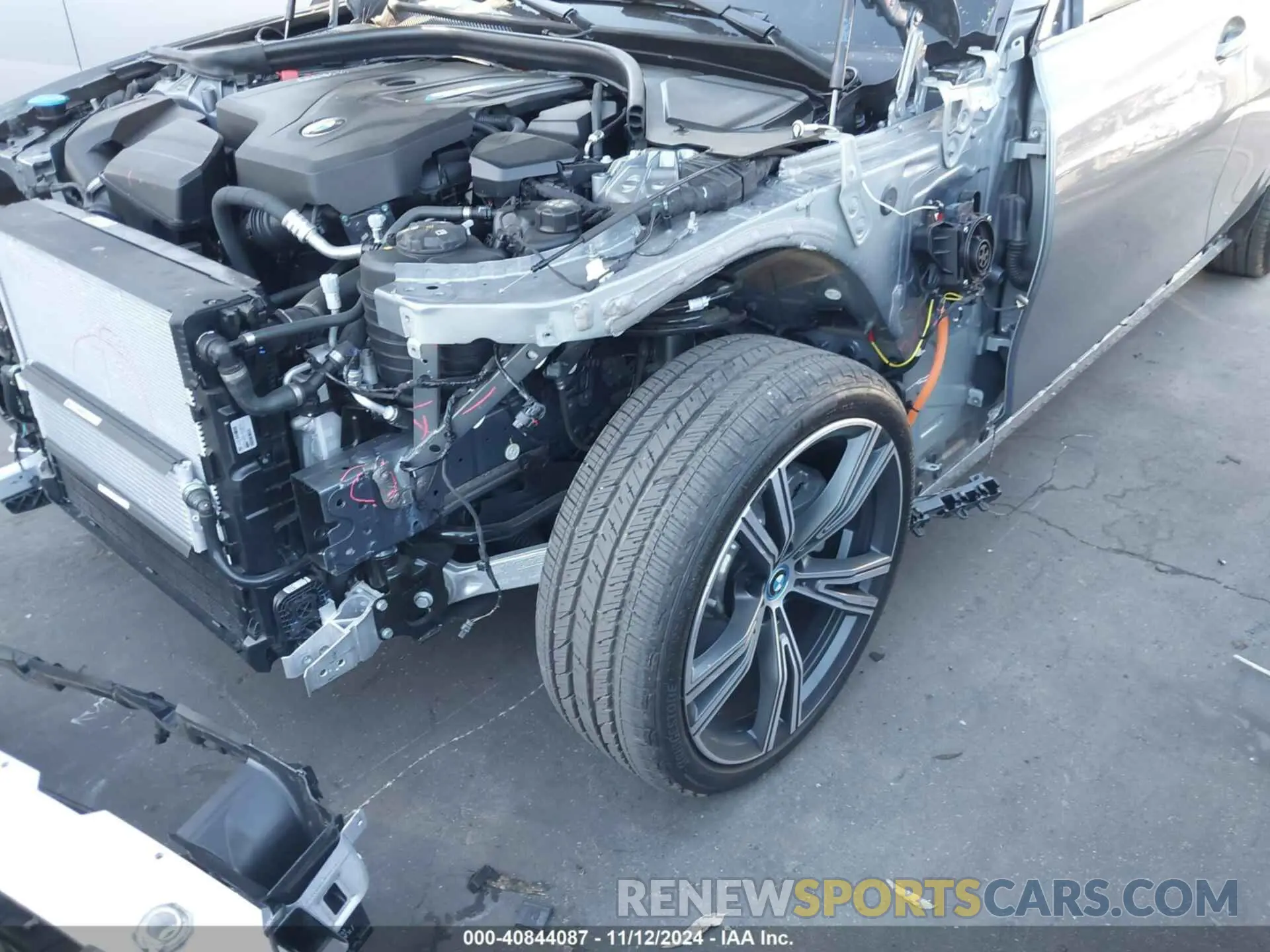 22 Photograph of a damaged car 3MW39FF03R8E71511 BMW 3 SERIES 2024