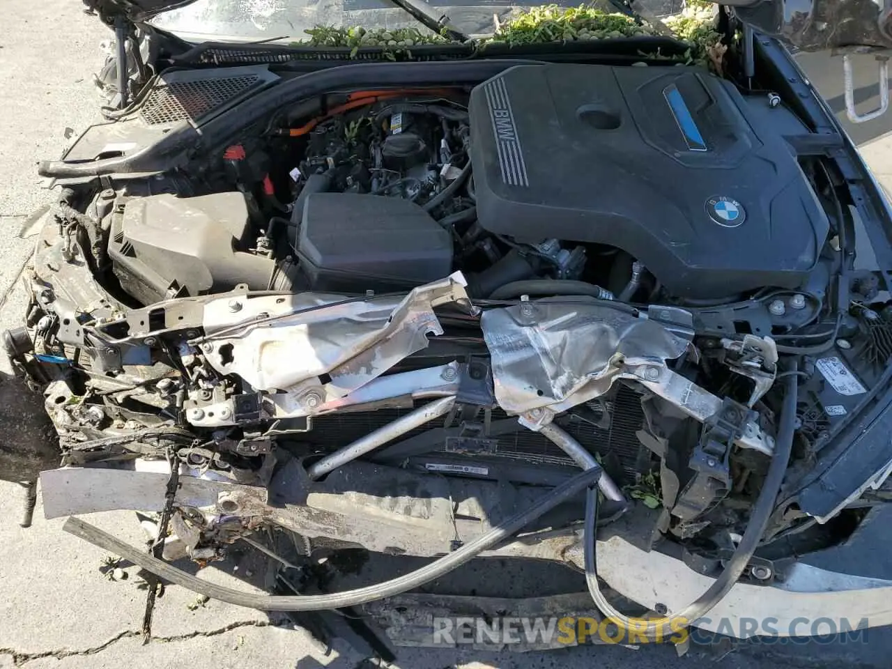 11 Photograph of a damaged car 3MW39FF05R8D97928 BMW 3 SERIES 2024
