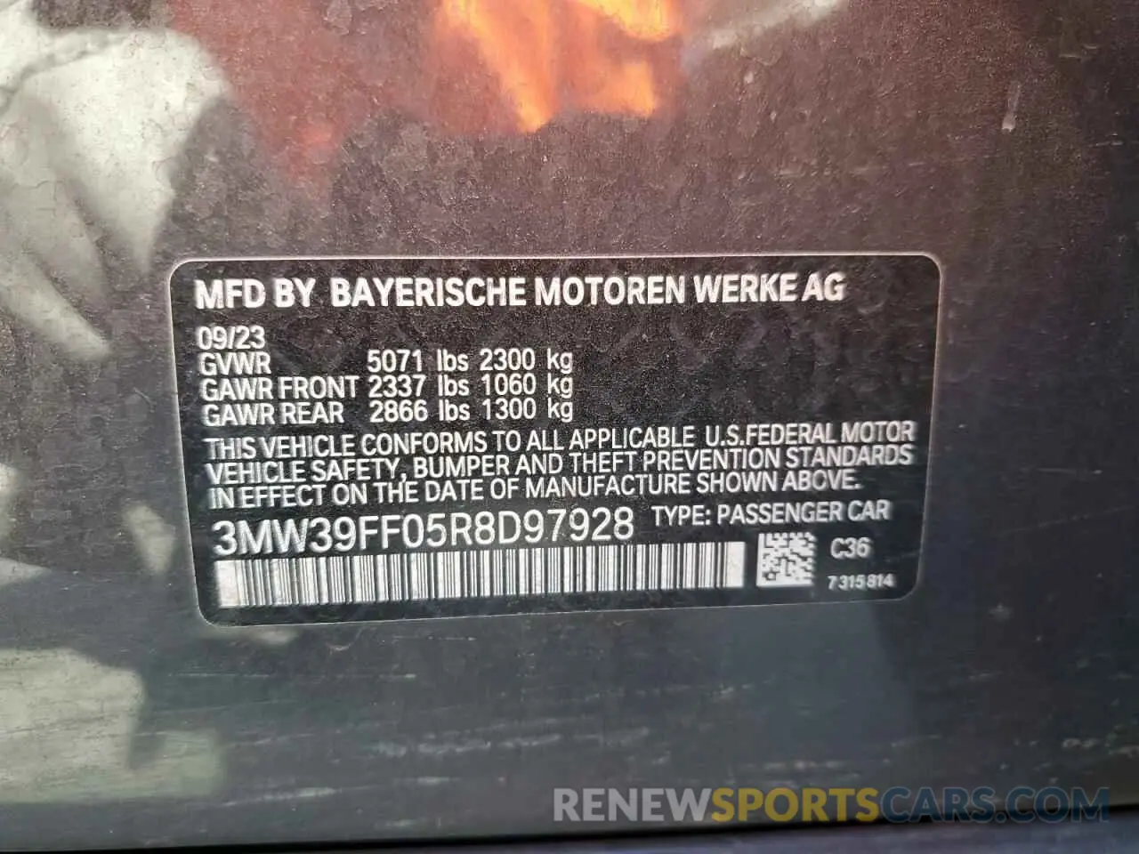12 Photograph of a damaged car 3MW39FF05R8D97928 BMW 3 SERIES 2024