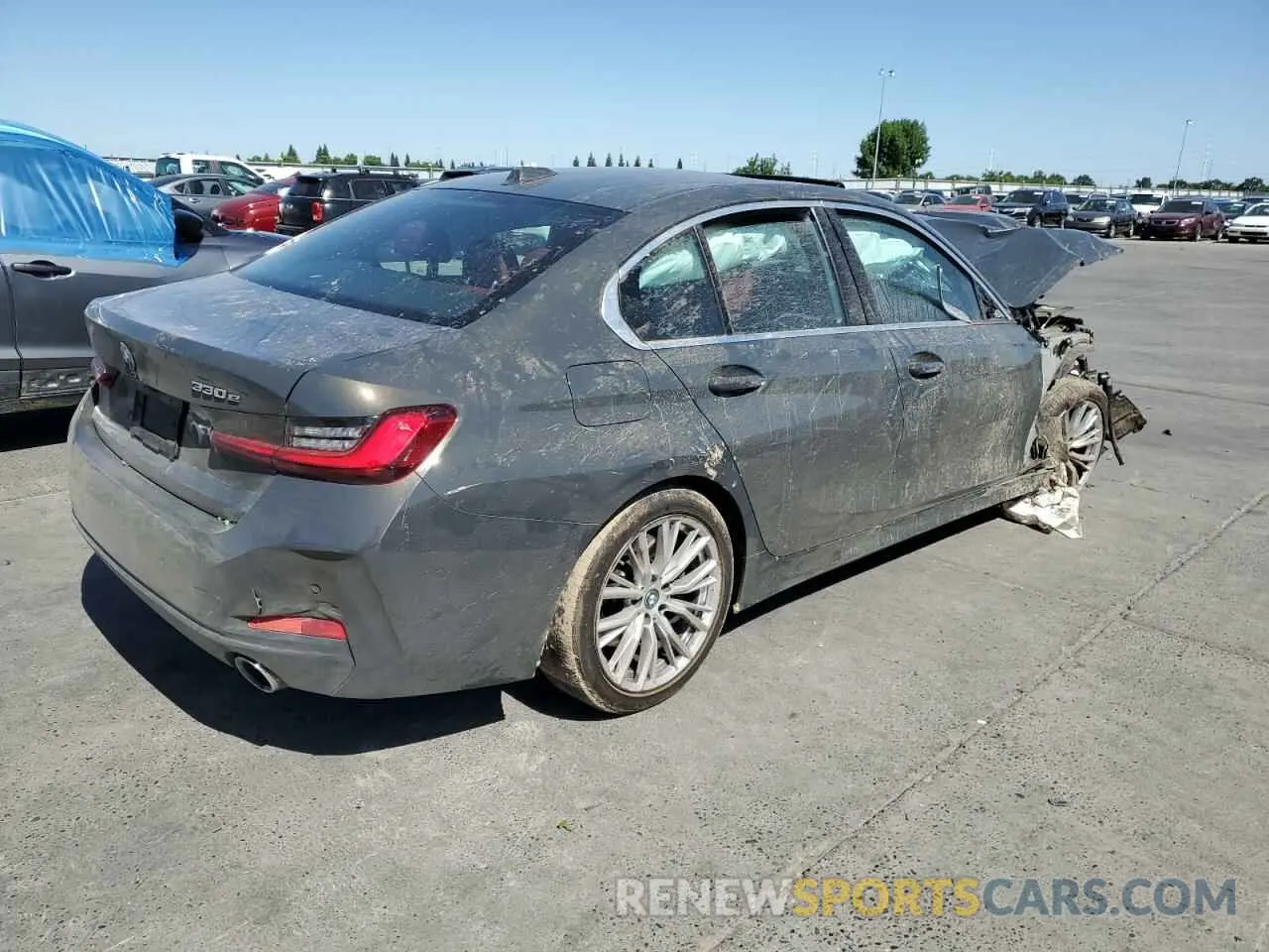 3 Photograph of a damaged car 3MW39FF05R8D97928 BMW 3 SERIES 2024