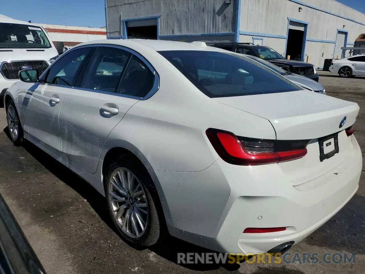 2 Photograph of a damaged car 3MW39FF09R8D93607 BMW 3 SERIES 2024