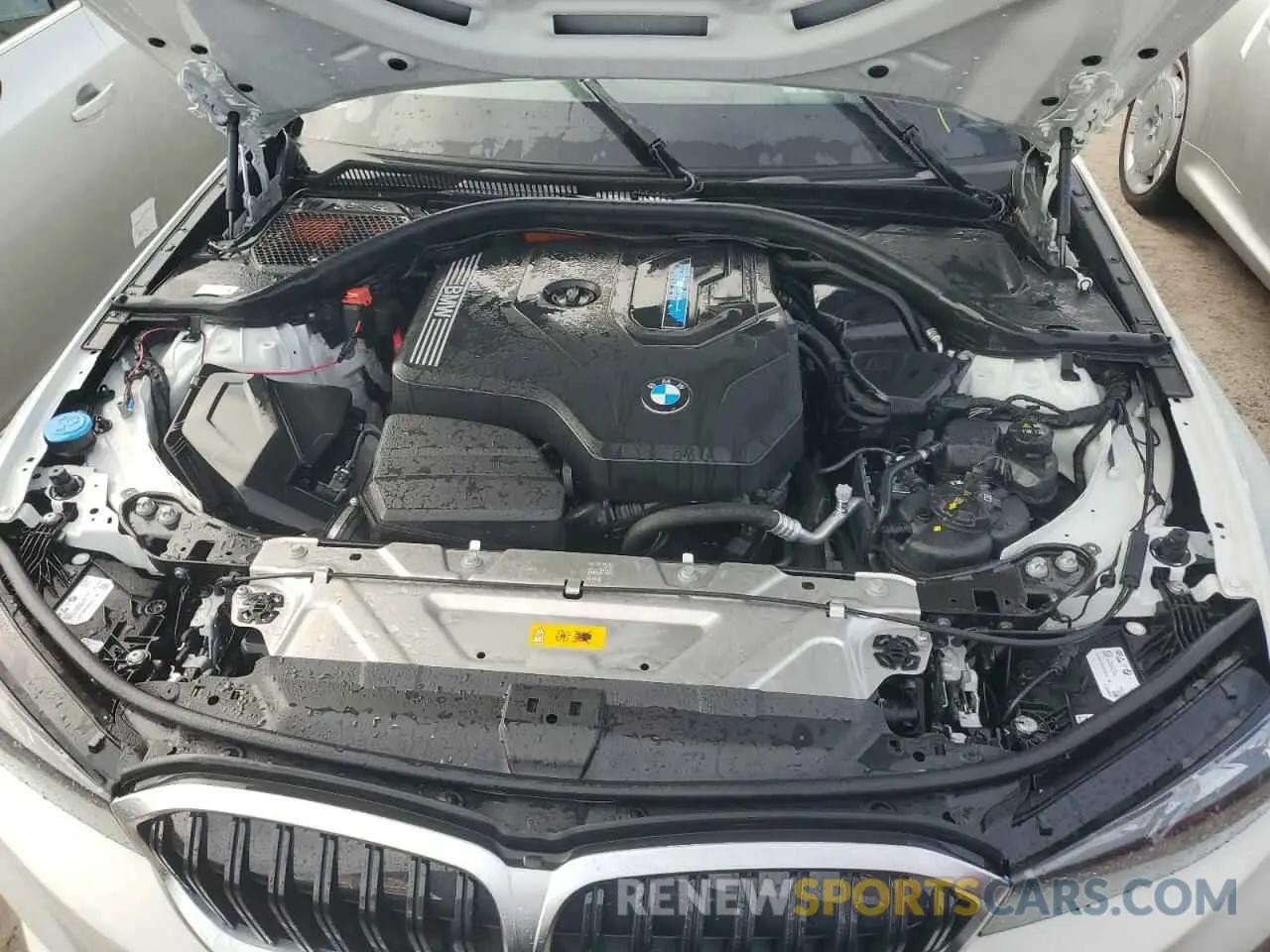 11 Photograph of a damaged car 3MW39FF09R8E27710 BMW 3 SERIES 2024