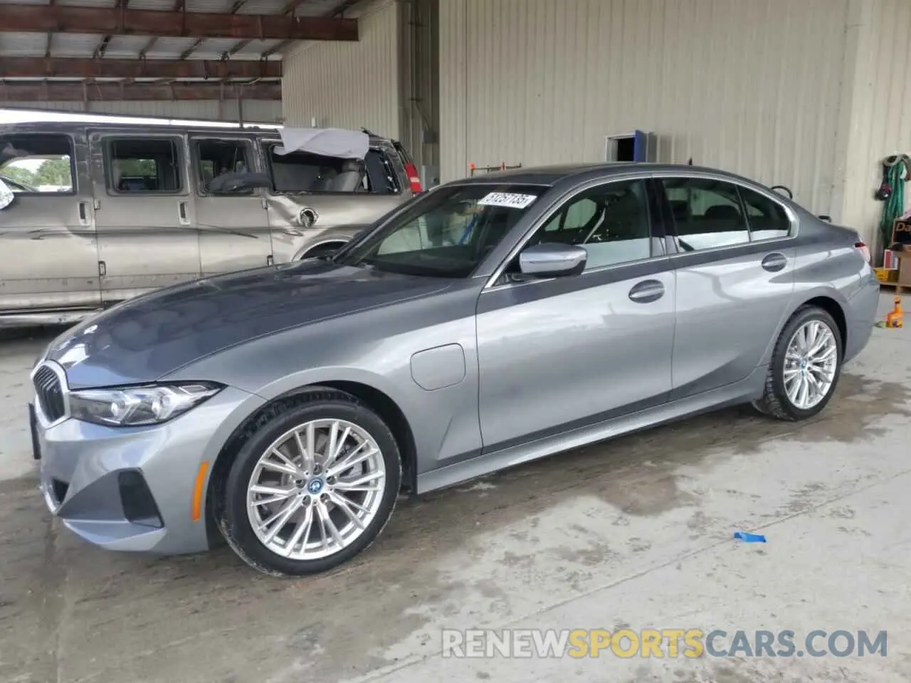 1 Photograph of a damaged car 3MW39FS01R8E67804 BMW 3 SERIES 2024