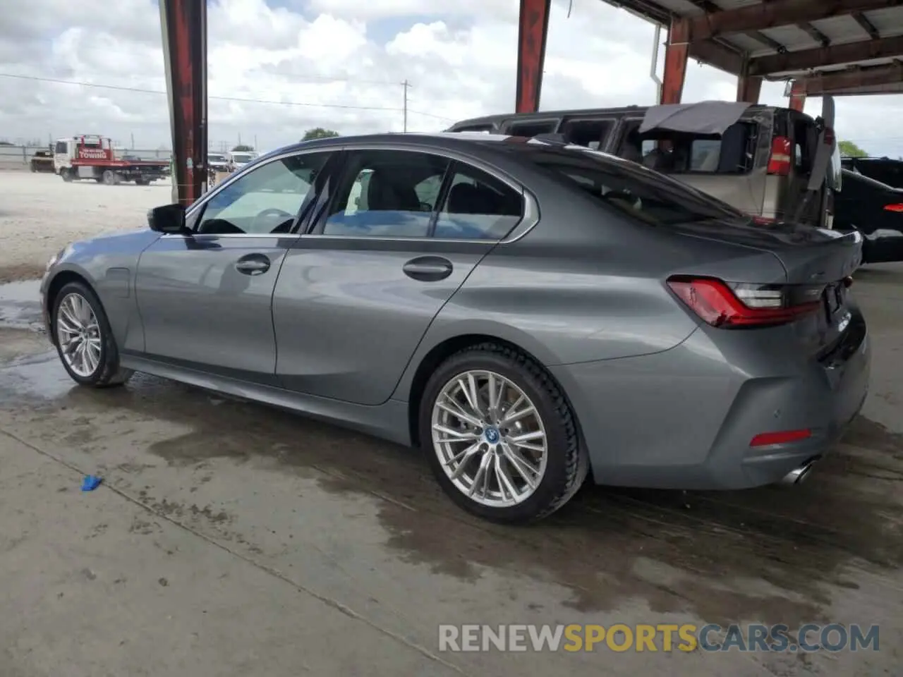 2 Photograph of a damaged car 3MW39FS01R8E67804 BMW 3 SERIES 2024