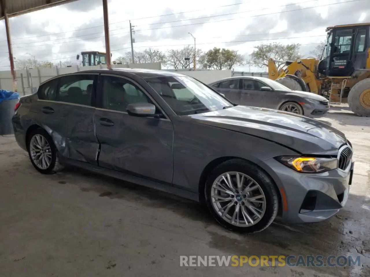 4 Photograph of a damaged car 3MW39FS01R8E67804 BMW 3 SERIES 2024