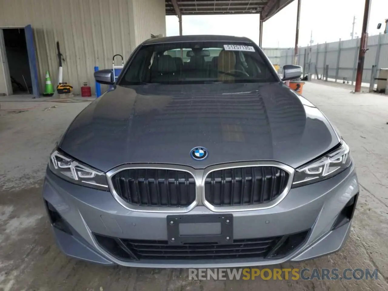 5 Photograph of a damaged car 3MW39FS01R8E67804 BMW 3 SERIES 2024