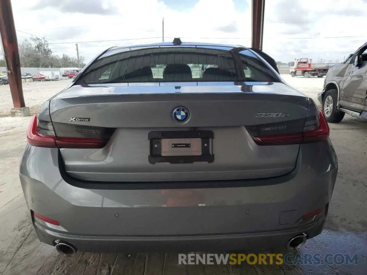 6 Photograph of a damaged car 3MW39FS01R8E67804 BMW 3 SERIES 2024