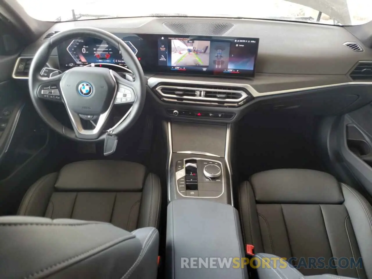 8 Photograph of a damaged car 3MW39FS01R8E67804 BMW 3 SERIES 2024