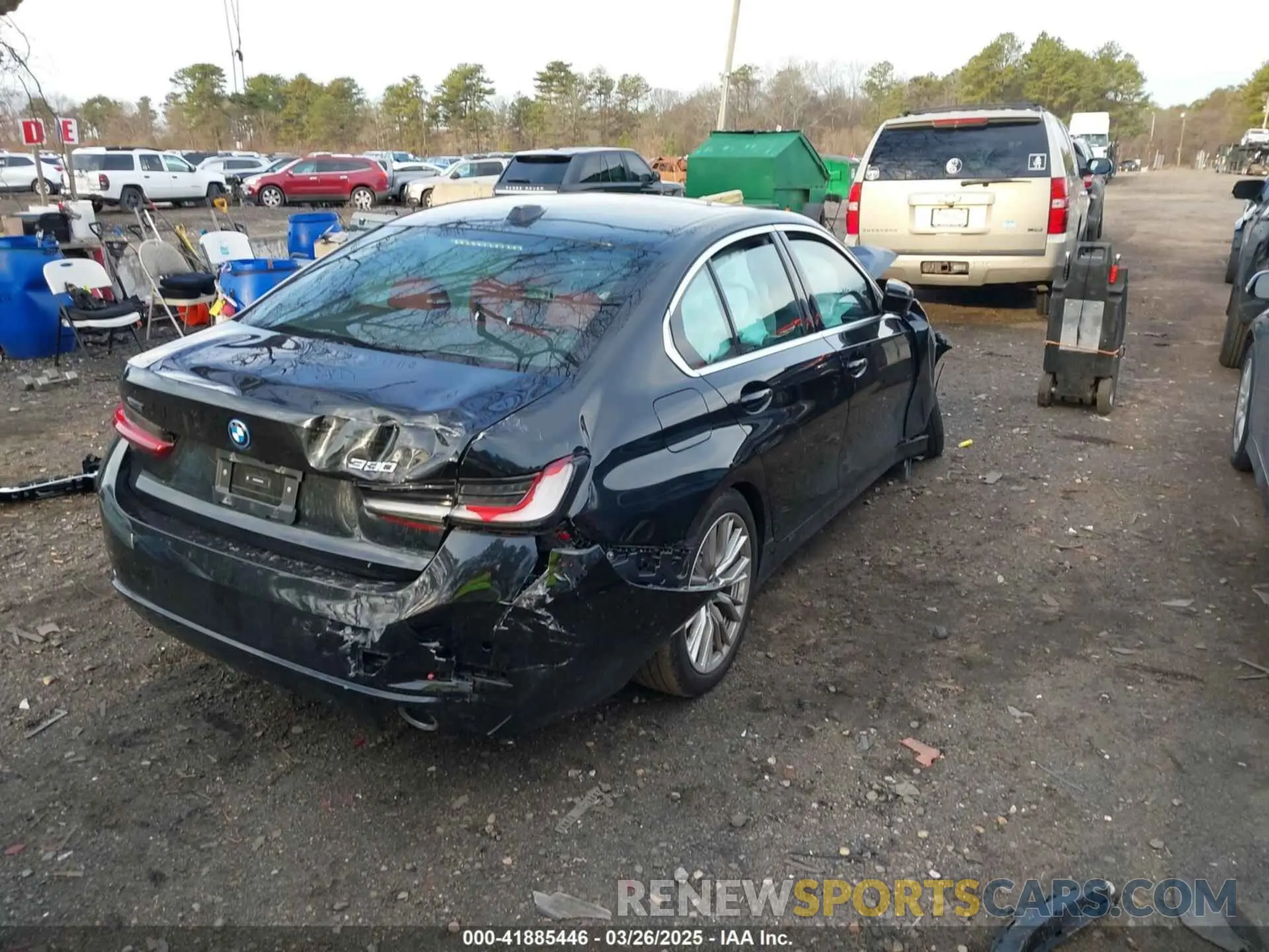 4 Photograph of a damaged car 3MW39FS02R8E35024 BMW 3 SERIES 2024