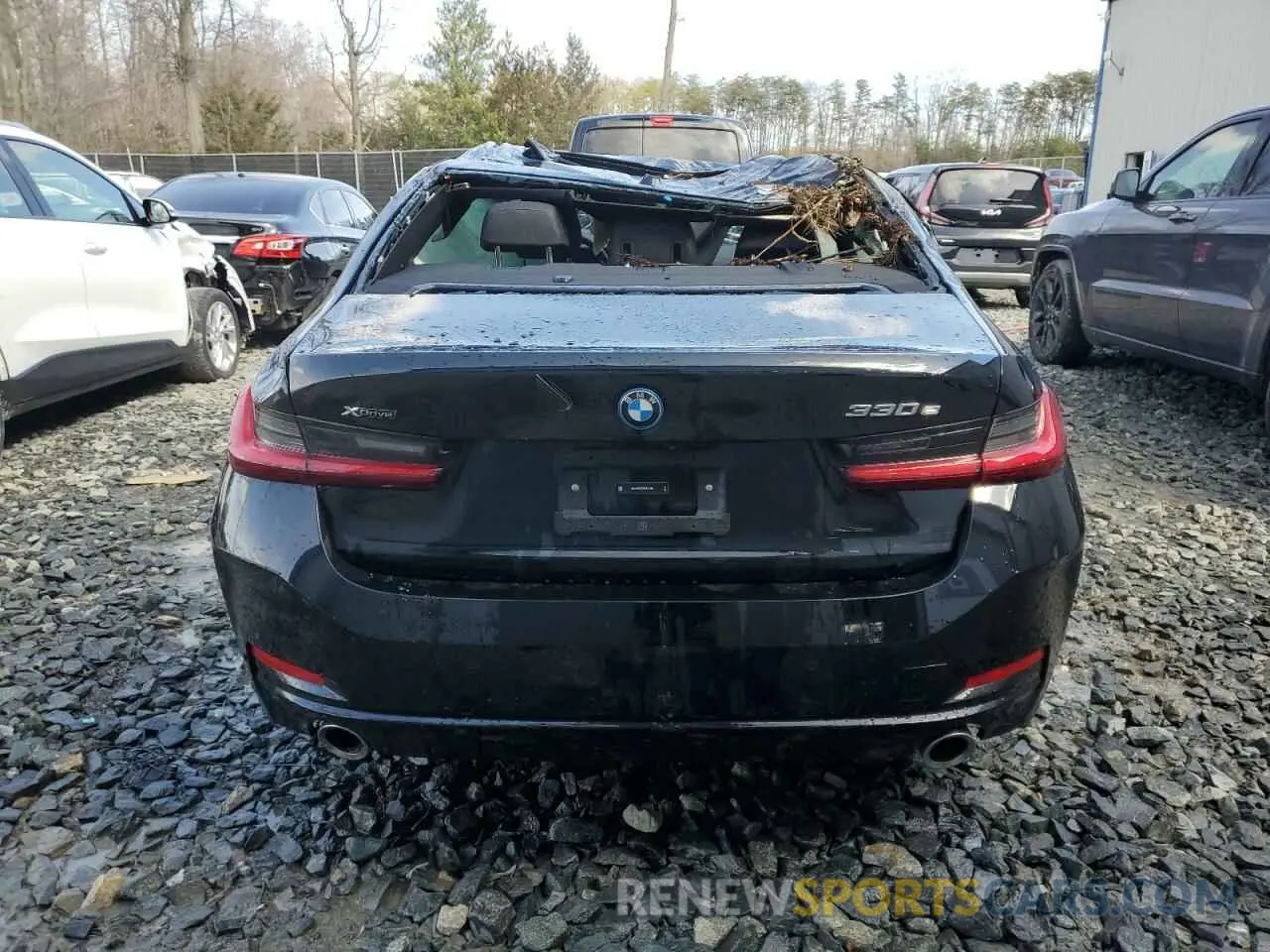 6 Photograph of a damaged car 3MW39FS03R8E11380 BMW 3 SERIES 2024