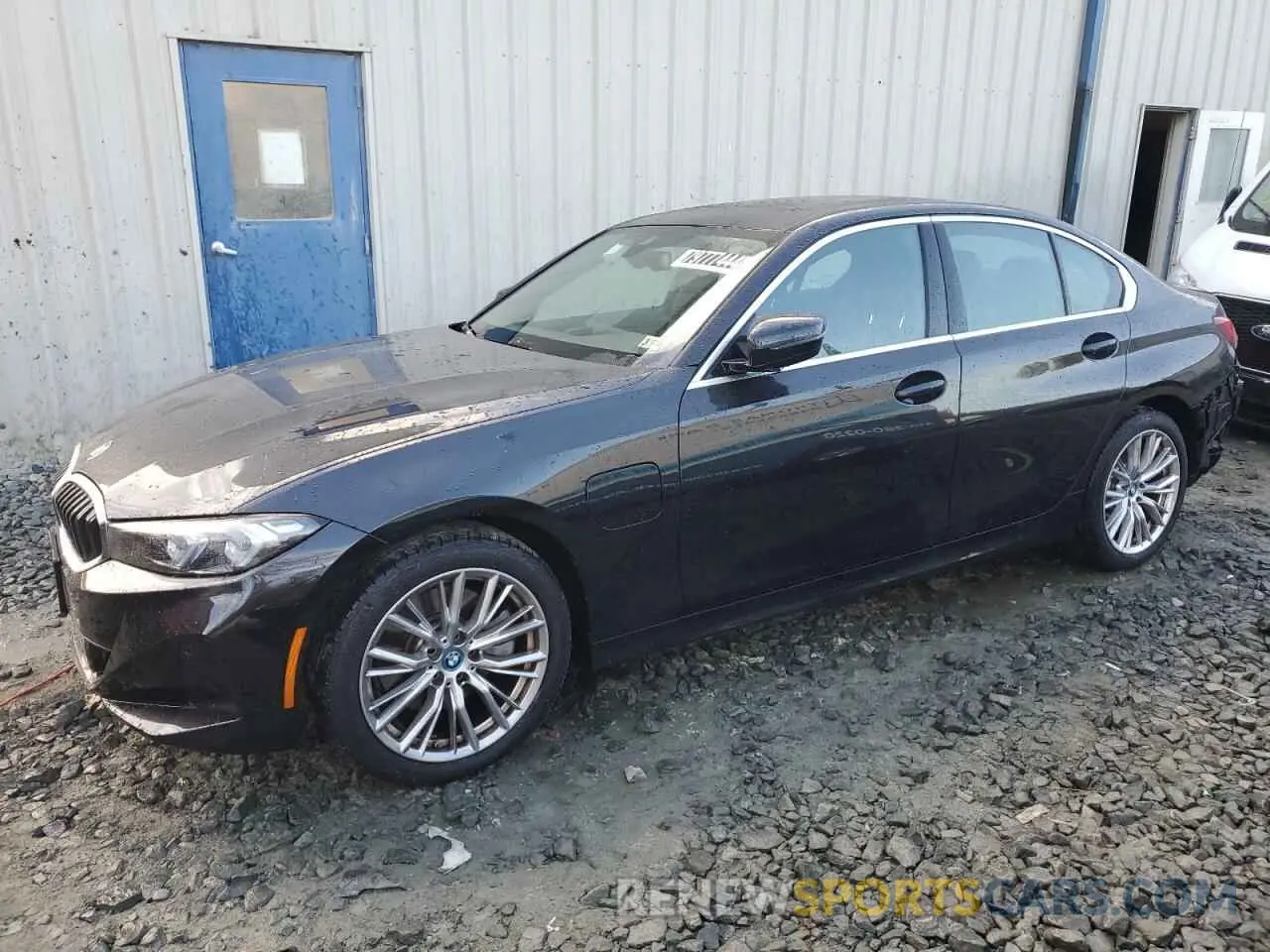 1 Photograph of a damaged car 3MW39FS08R8E41913 BMW 3 SERIES 2024