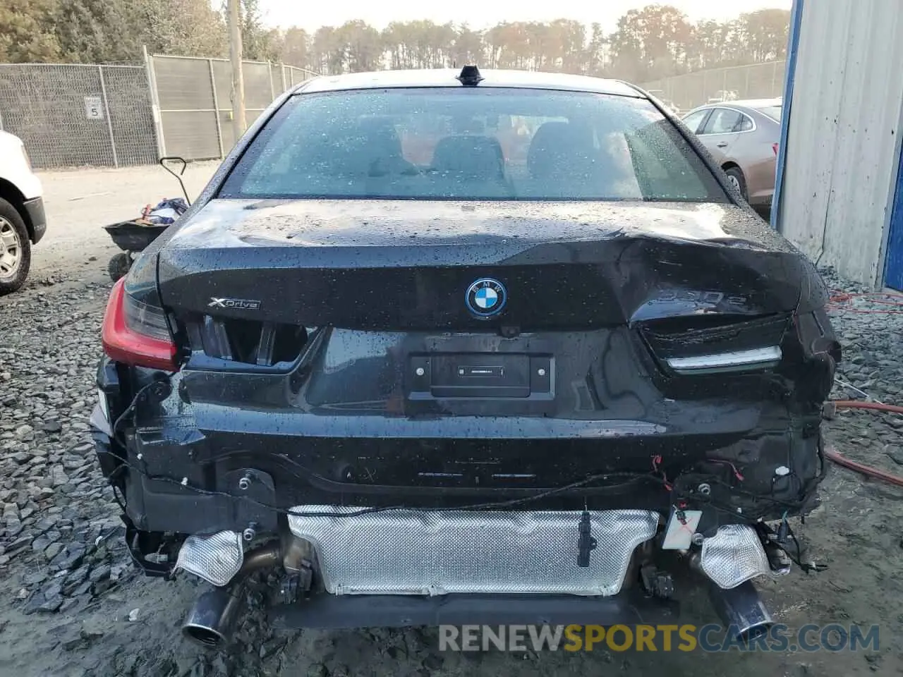 6 Photograph of a damaged car 3MW39FS08R8E41913 BMW 3 SERIES 2024