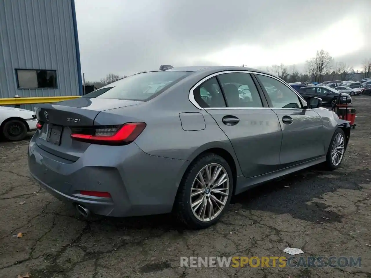 3 Photograph of a damaged car 3MW69FF01R8E48452 BMW 3 SERIES 2024