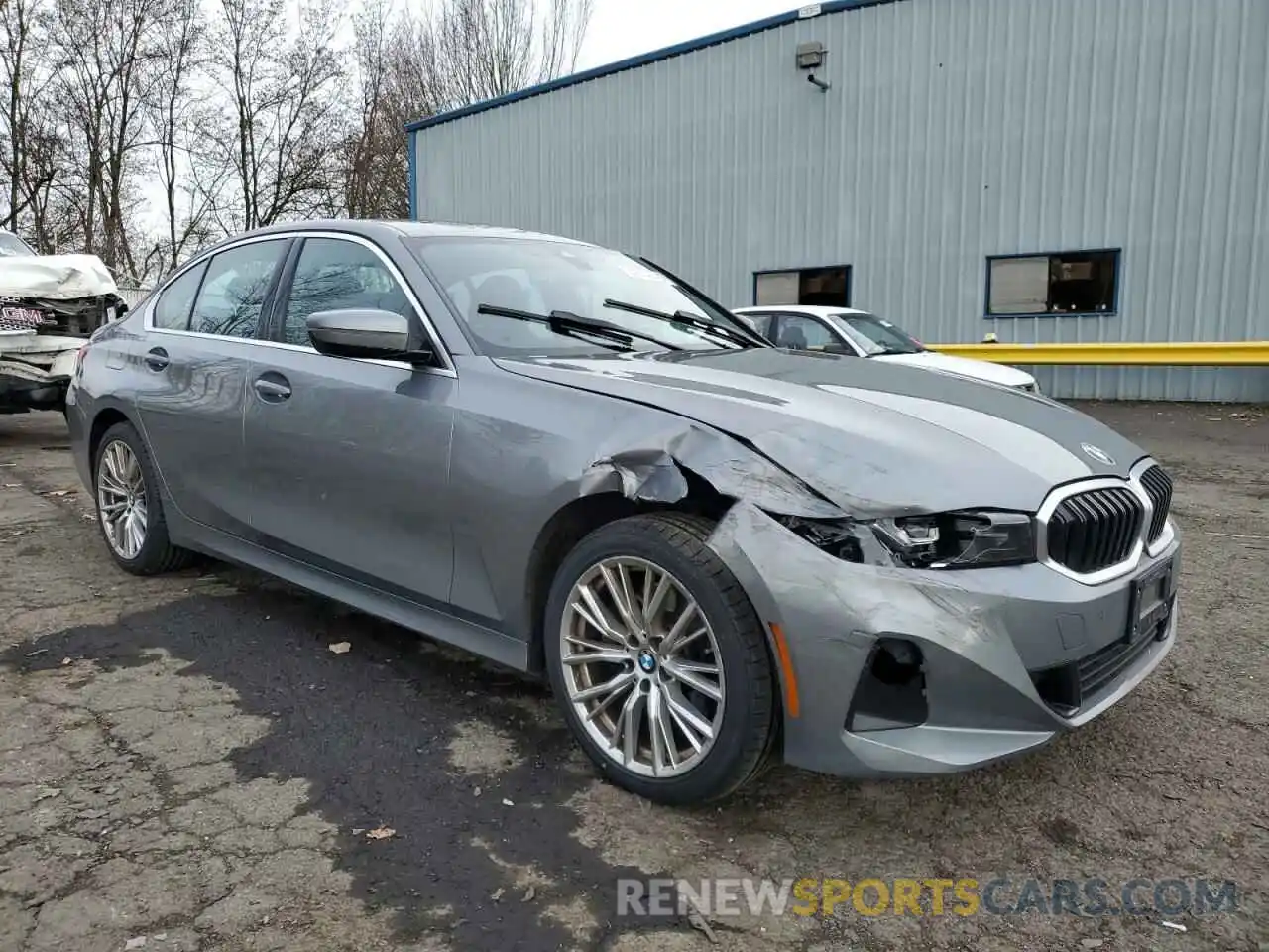 4 Photograph of a damaged car 3MW69FF01R8E48452 BMW 3 SERIES 2024