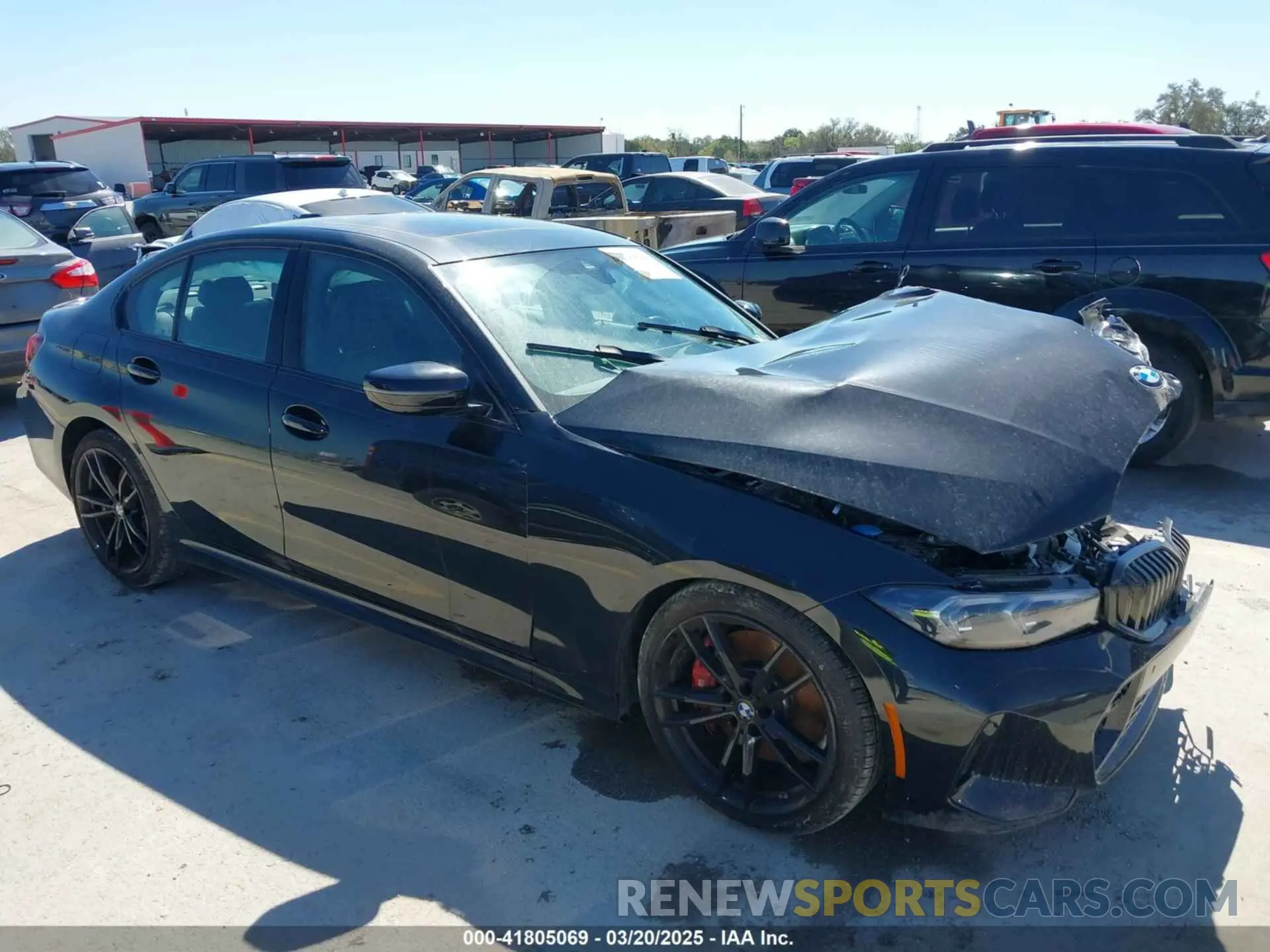 17 Photograph of a damaged car 3MW69FF01R8E75988 BMW 3 SERIES 2024