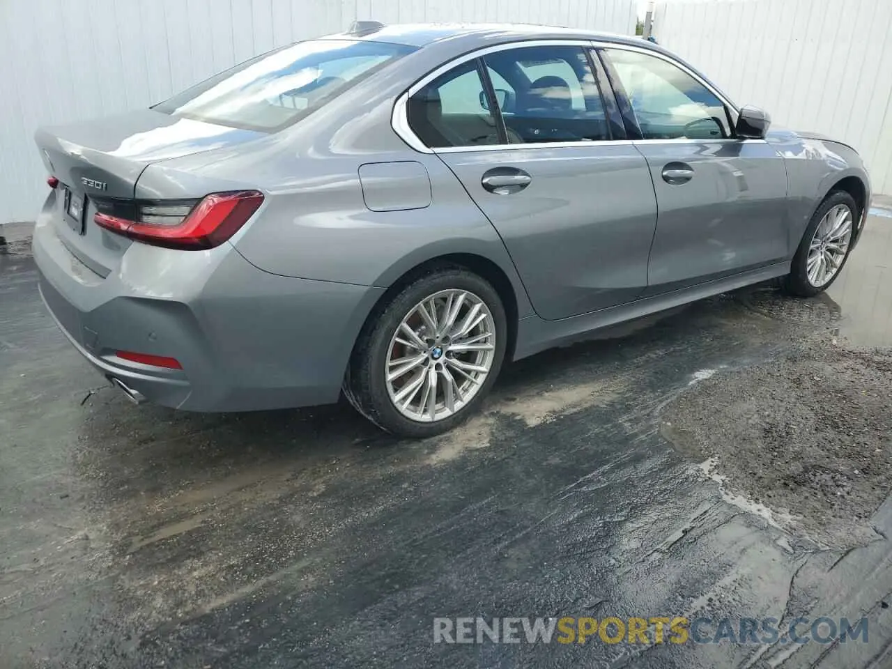 3 Photograph of a damaged car 3MW69FF02R8E39565 BMW 3 SERIES 2024