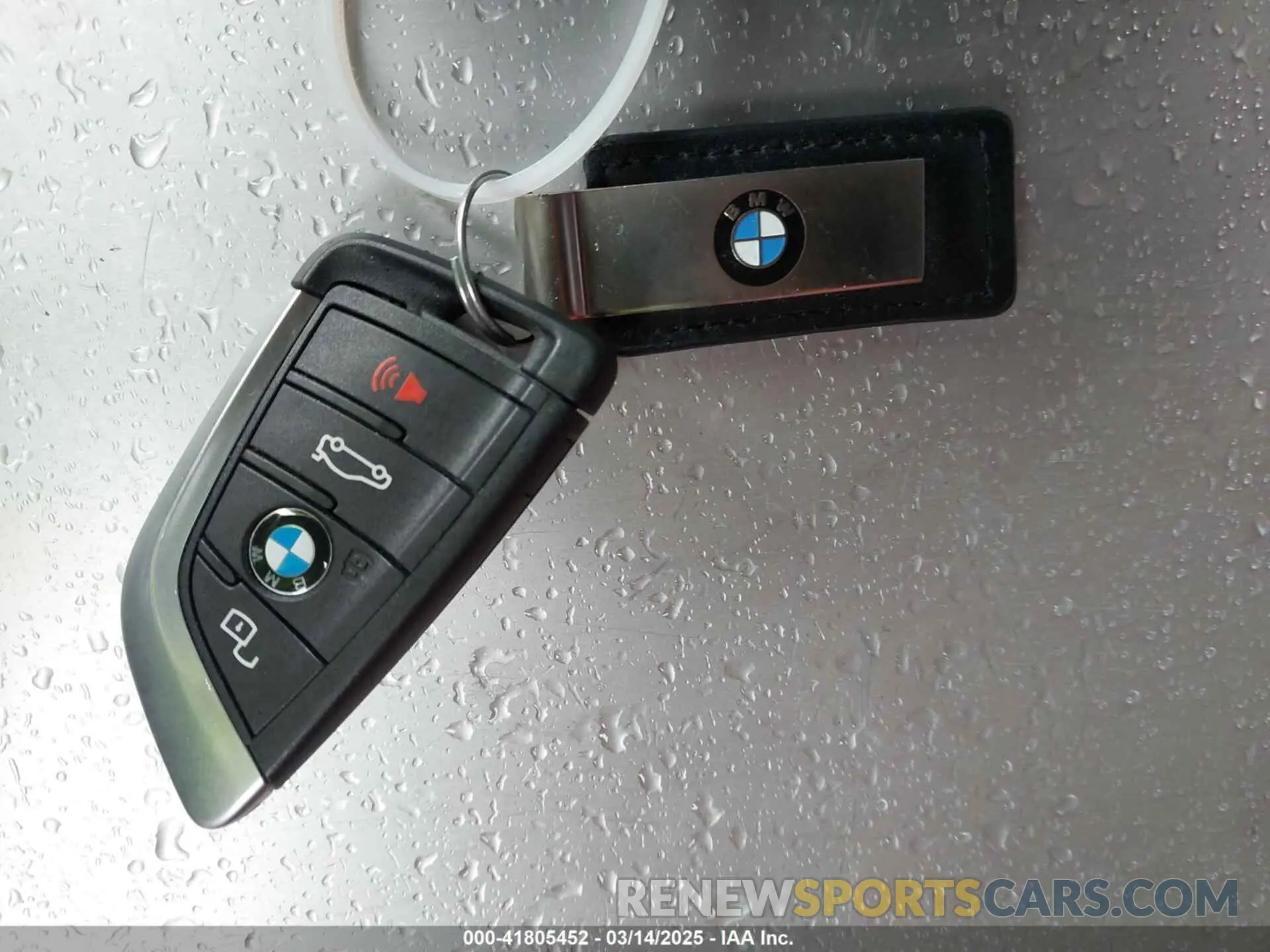 11 Photograph of a damaged car 3MW69FF03R8E82893 BMW 3 SERIES 2024