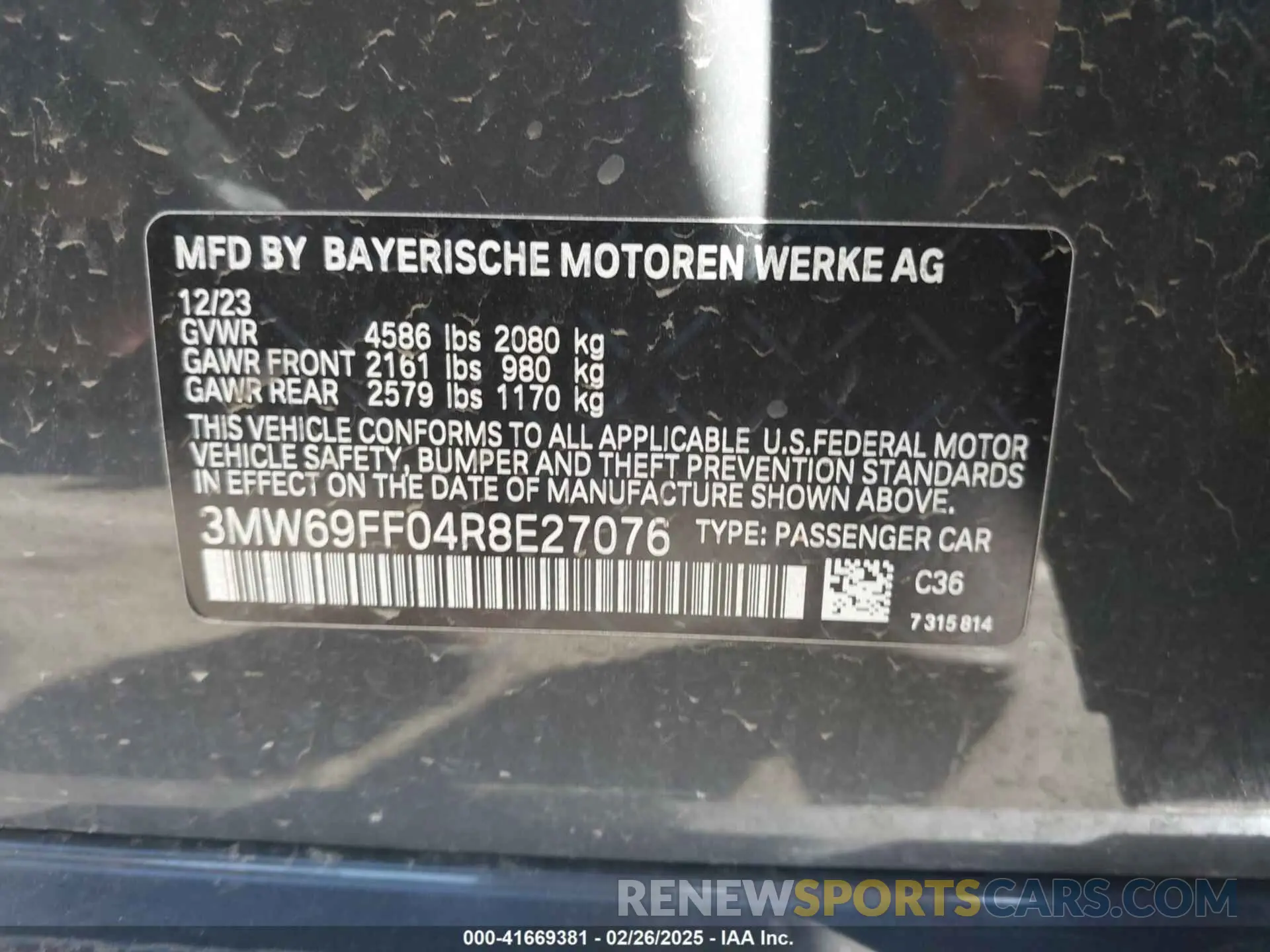 9 Photograph of a damaged car 3MW69FF04R8E27076 BMW 3 SERIES 2024