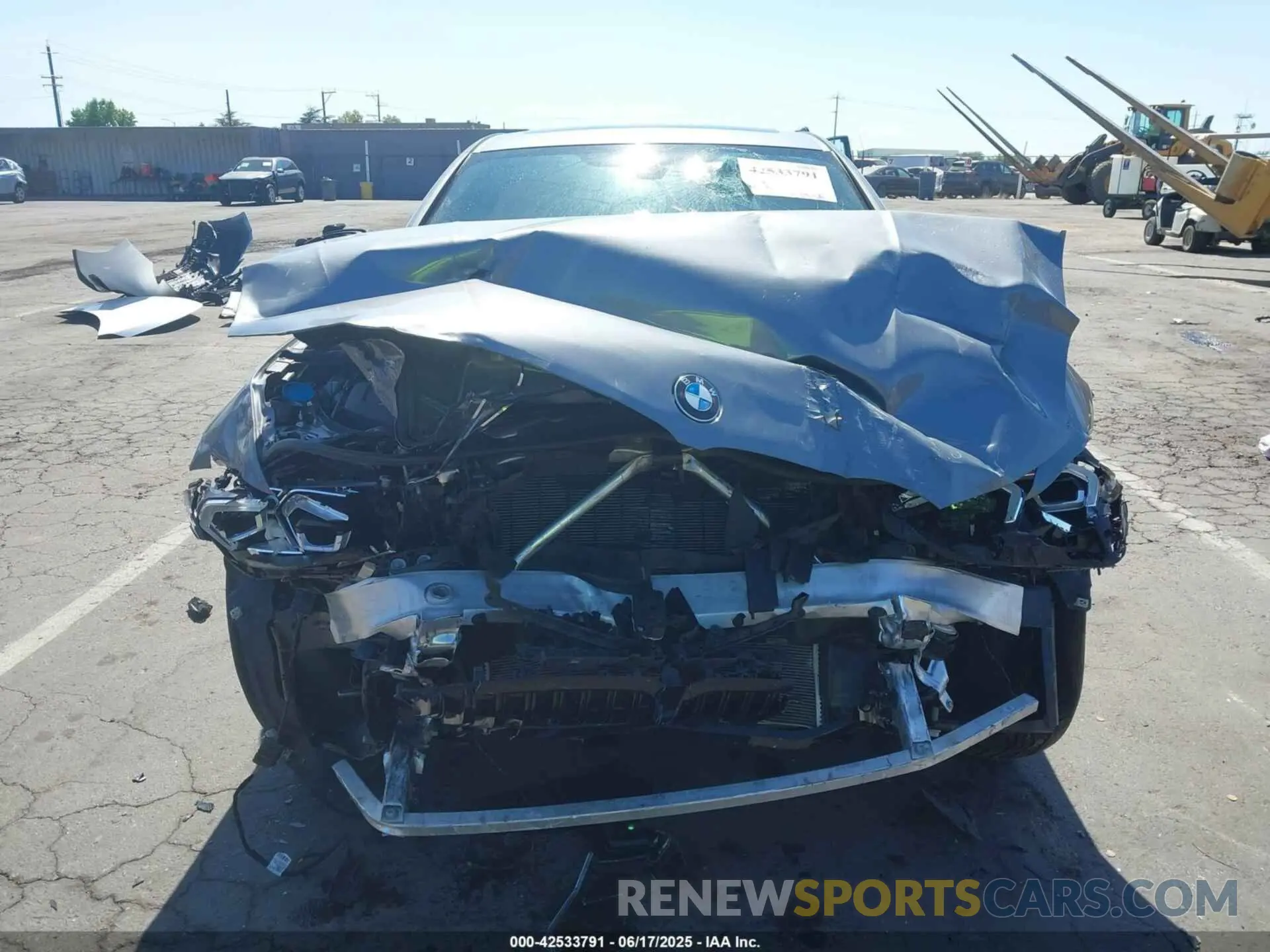 13 Photograph of a damaged car 3MW69FF05R8E86640 BMW 3 SERIES 2024