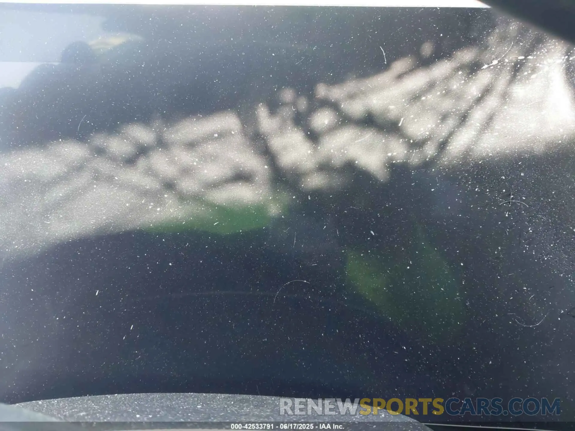 16 Photograph of a damaged car 3MW69FF05R8E86640 BMW 3 SERIES 2024