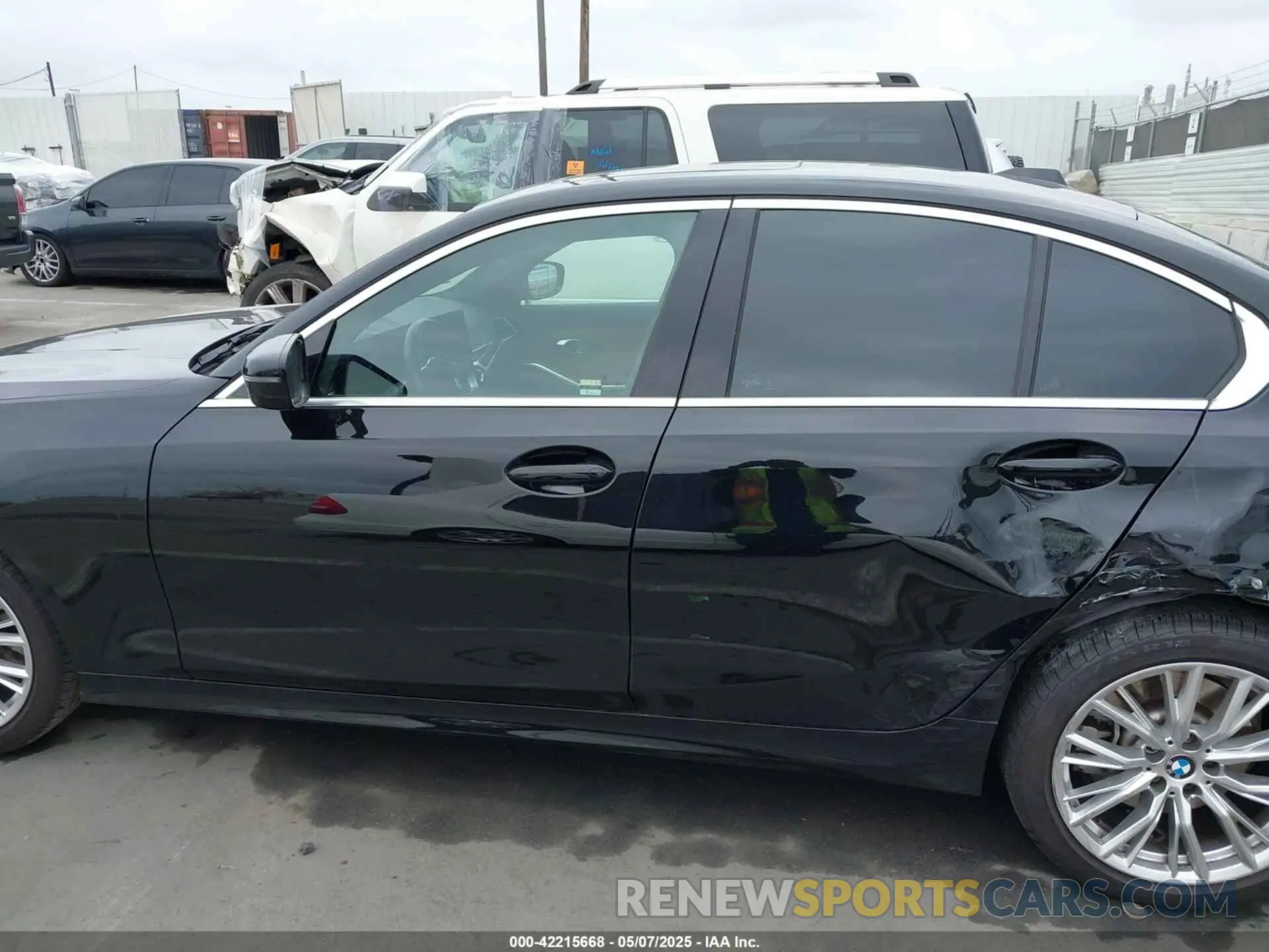 14 Photograph of a damaged car 3MW69FF06R8E26656 BMW 3 SERIES 2024