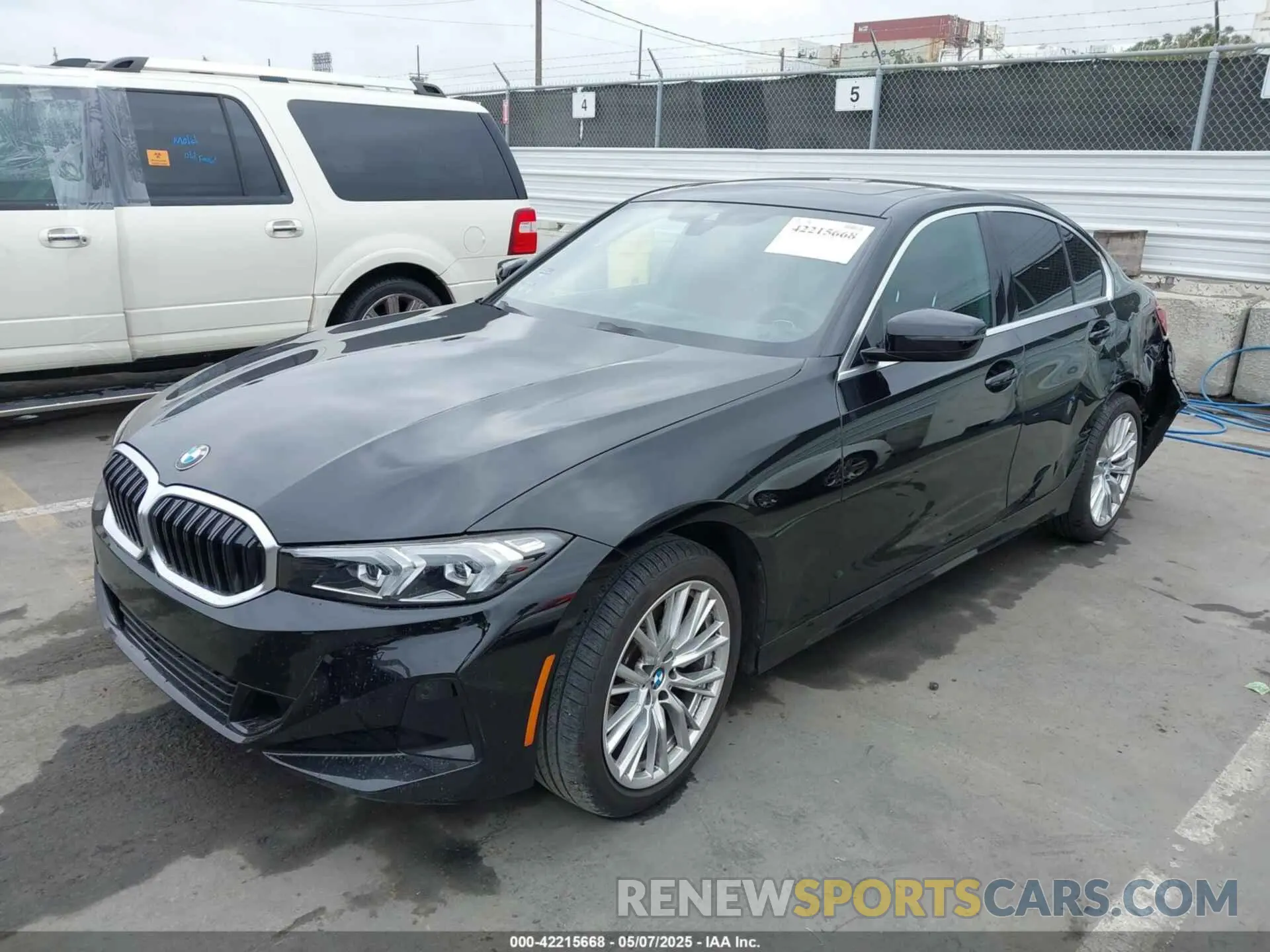 2 Photograph of a damaged car 3MW69FF06R8E26656 BMW 3 SERIES 2024