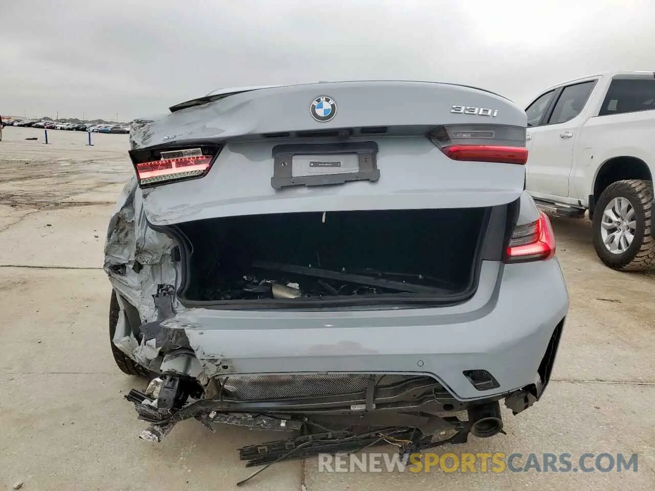 6 Photograph of a damaged car 3MW69FF06R8E60452 BMW 3 SERIES 2024