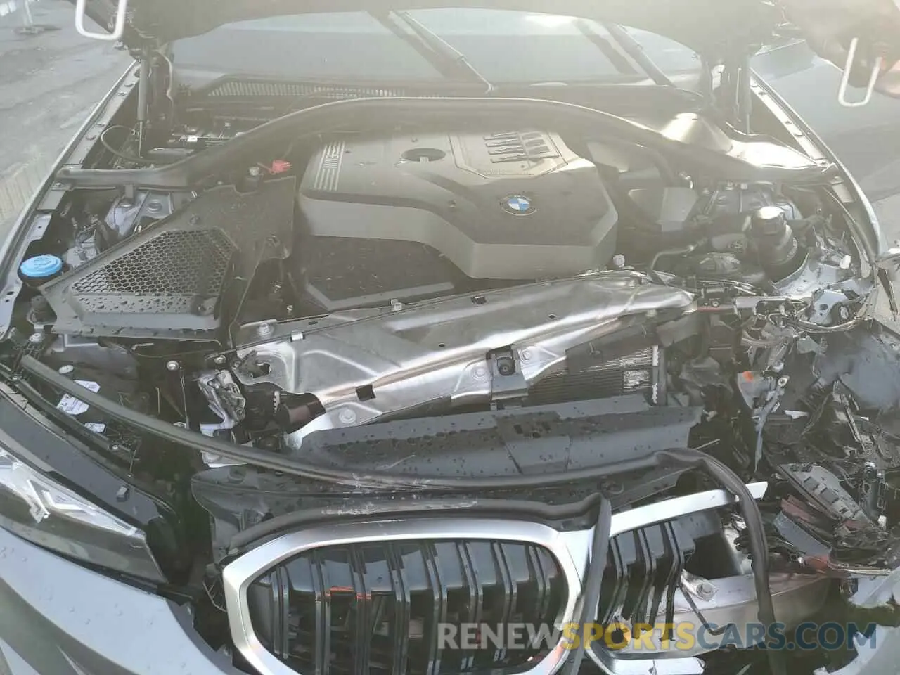 11 Photograph of a damaged car 3MW69FF07R8E87384 BMW 3 SERIES 2024