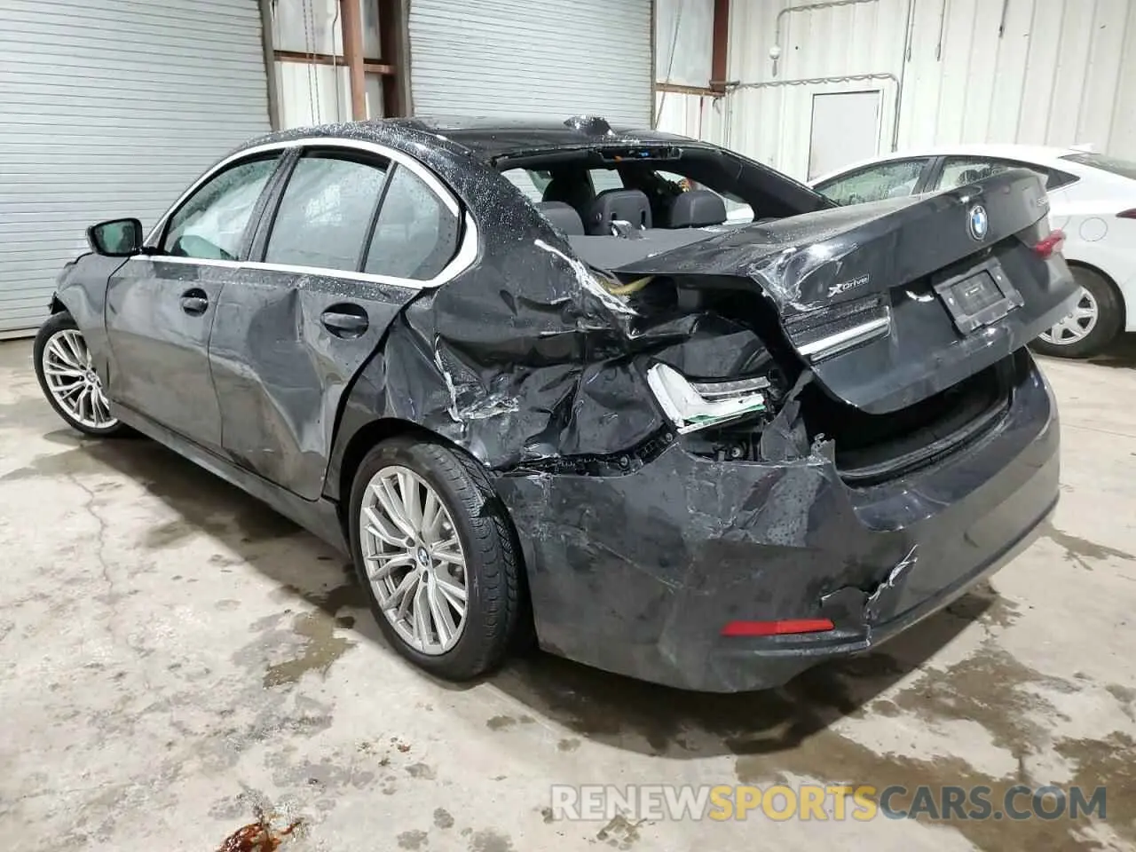 2 Photograph of a damaged car 3MW89FF00R8E75151 BMW 3 SERIES 2024
