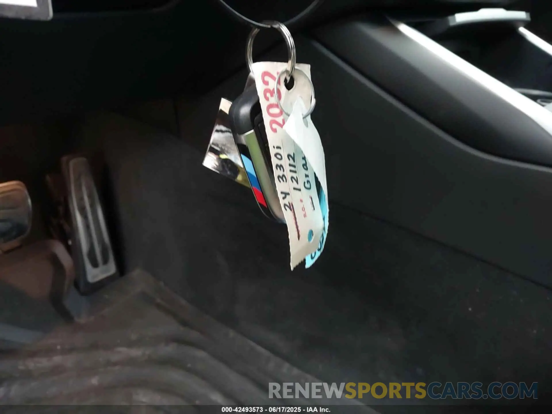 11 Photograph of a damaged car 3MW89FF01R8E35497 BMW 3 SERIES 2024