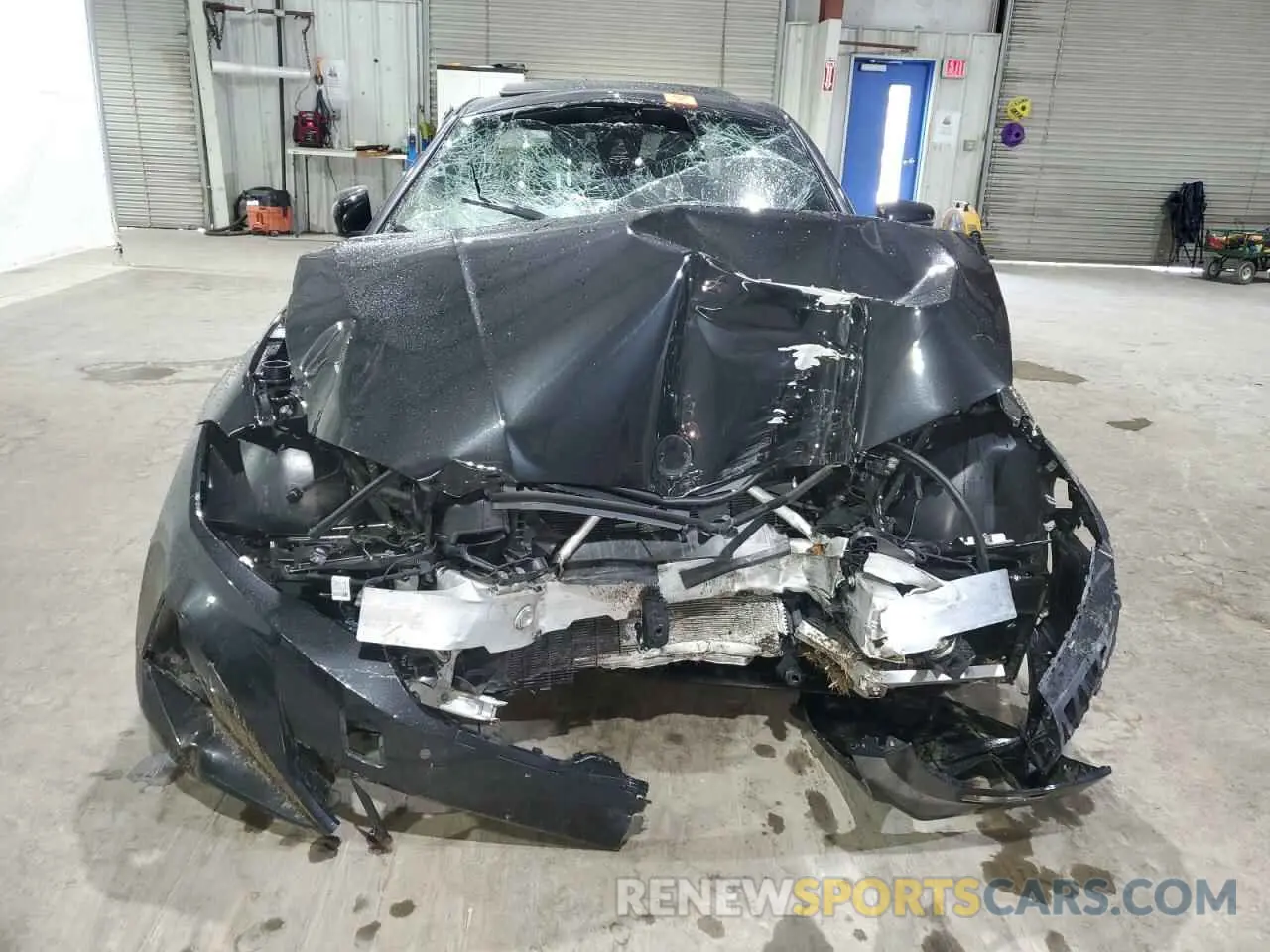 5 Photograph of a damaged car 3MW89FF01R8E36696 BMW 3 SERIES 2024
