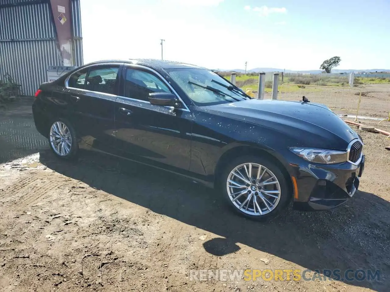 4 Photograph of a damaged car 3MW89FF03R8E48364 BMW 3 SERIES 2024