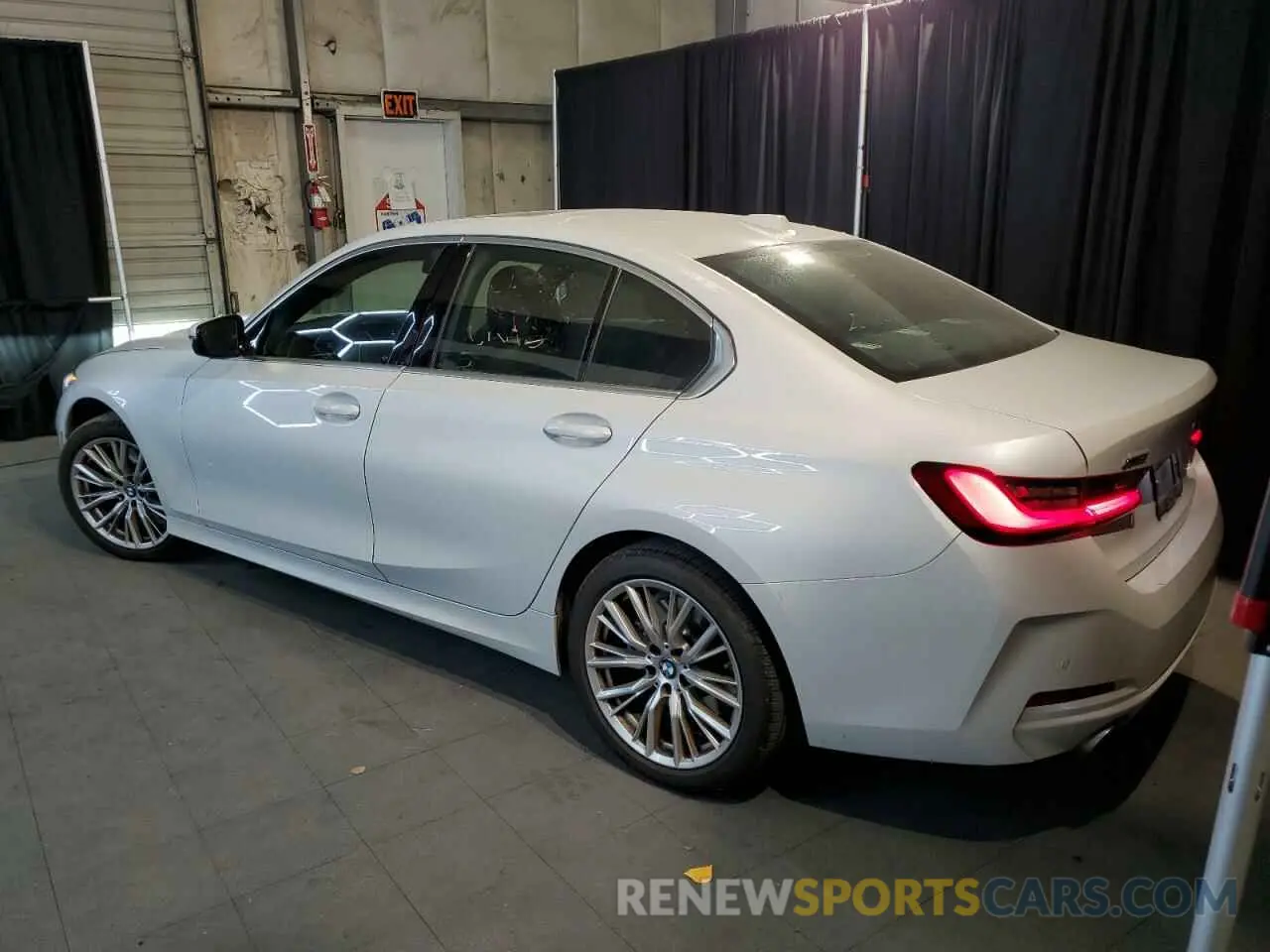 2 Photograph of a damaged car 3MW89FF03R8E48705 BMW 3 SERIES 2024