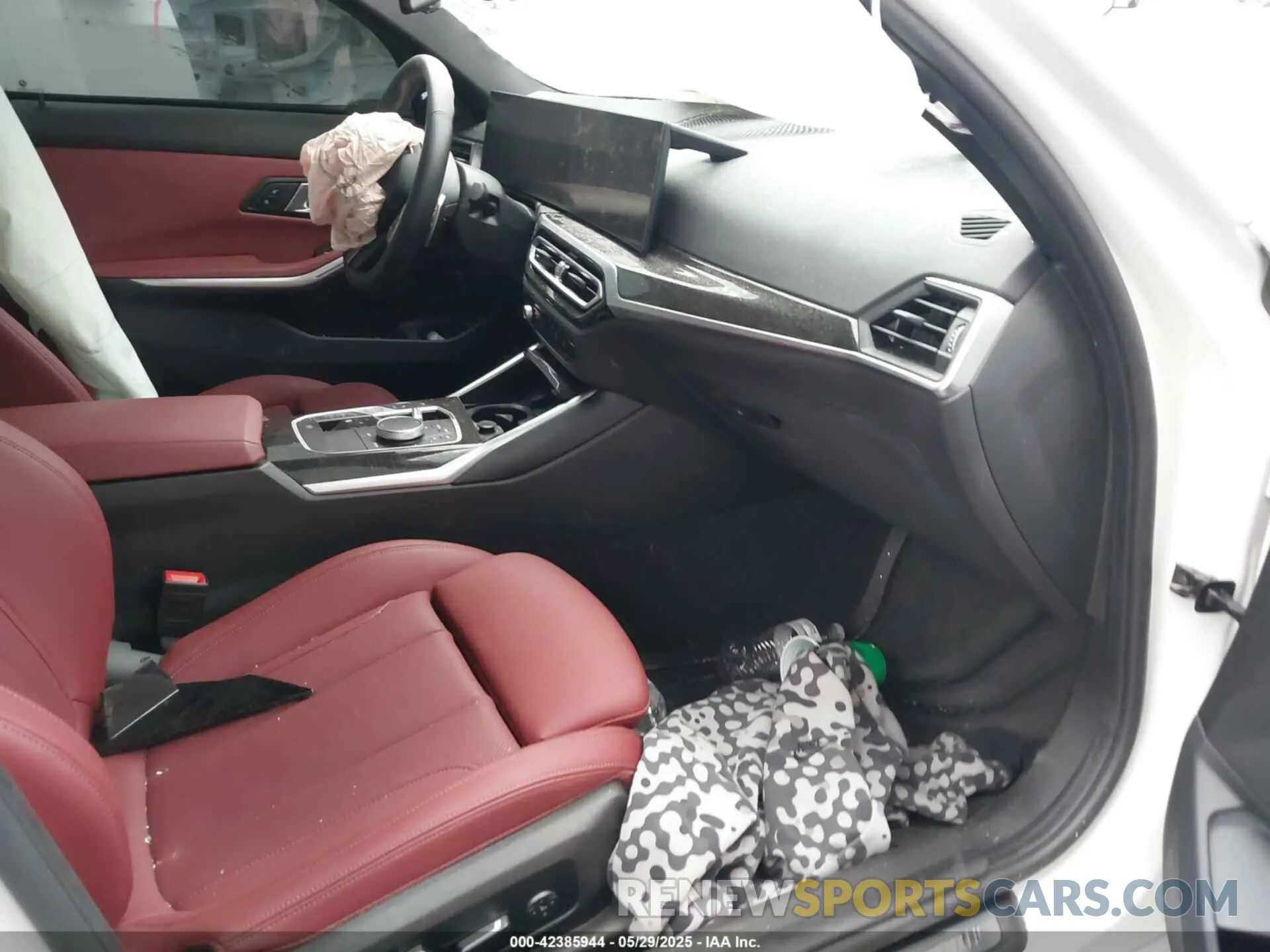 5 Photograph of a damaged car 3MW89FF04R8E44758 BMW 3 SERIES 2024