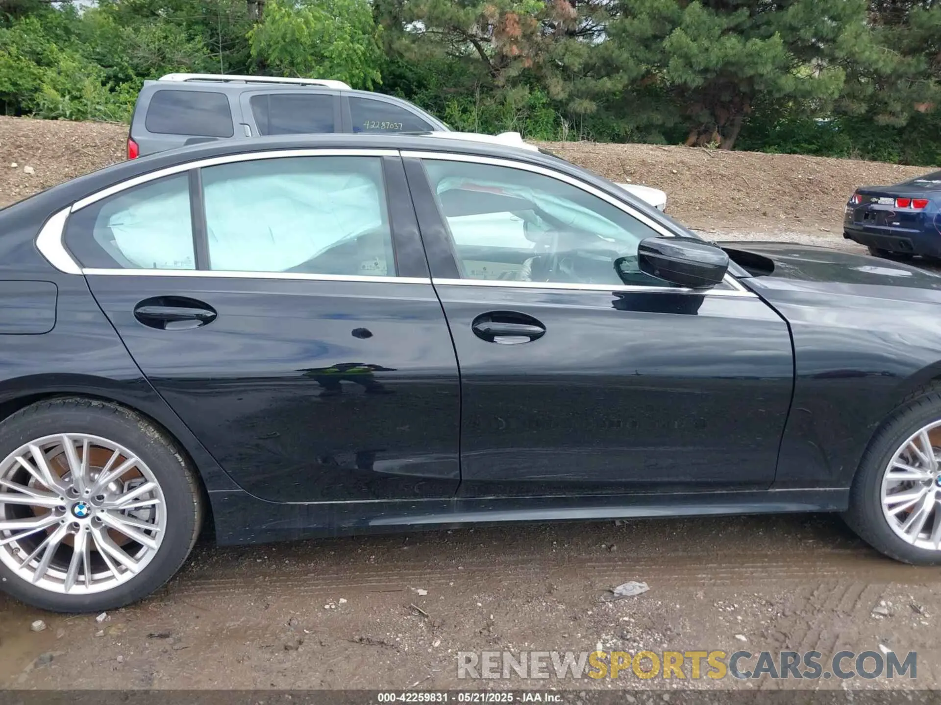 13 Photograph of a damaged car 3MW89FF04R8E72821 BMW 3 SERIES 2024
