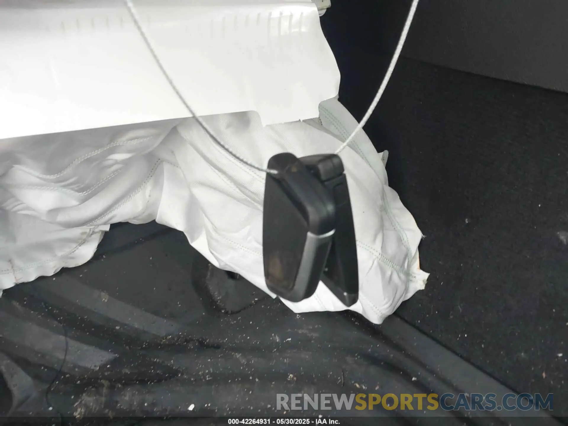 11 Photograph of a damaged car 3MW89FF05R8D96283 BMW 3 SERIES 2024